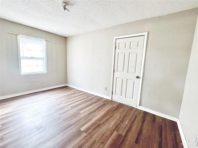 Building Photo - 12 E Schunior St