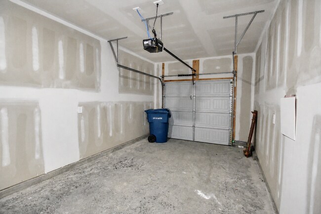 Building Photo - 212 Dale Mires Ln