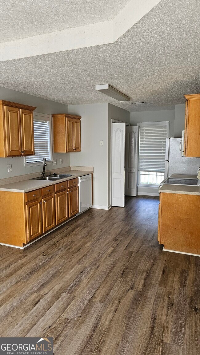 Building Photo - 105 Barley Pl