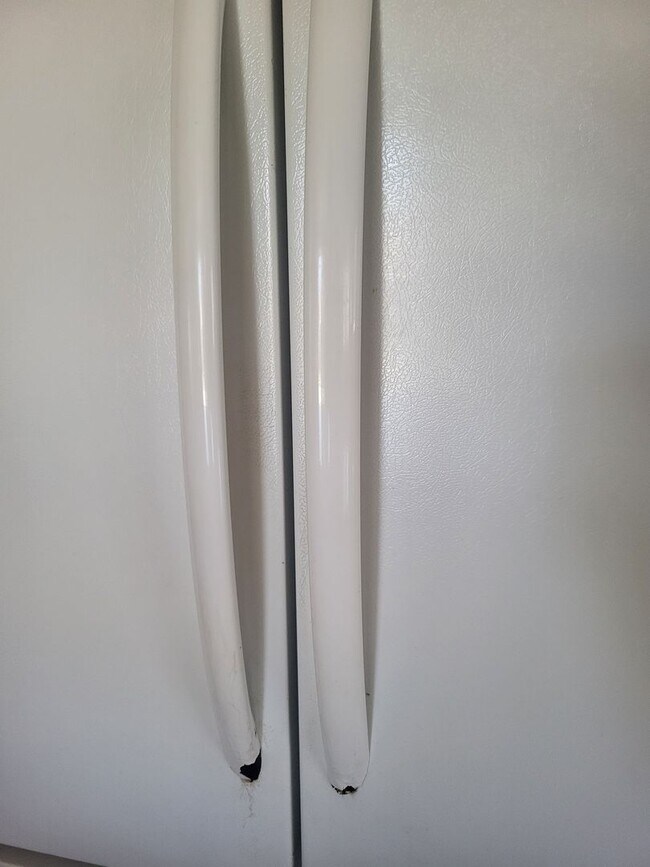 Building Photo - 5049 Pine Lake Ct