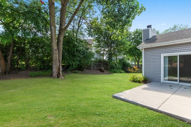 Building Photo - 939 Shorewood Dr