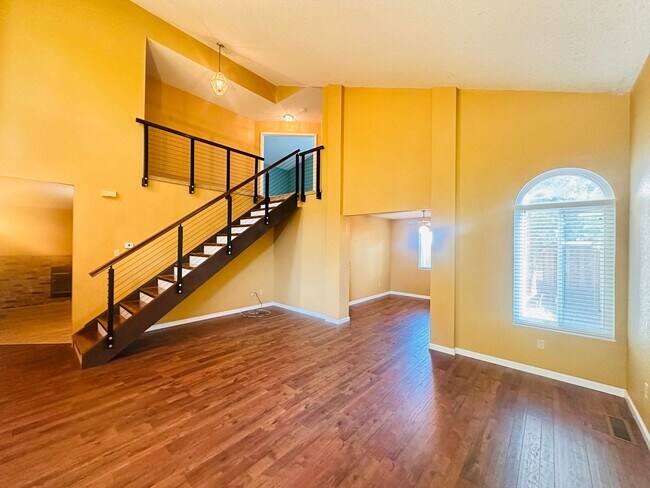 Building Photo - Better Invested Presents charming 4BR, 2.5...