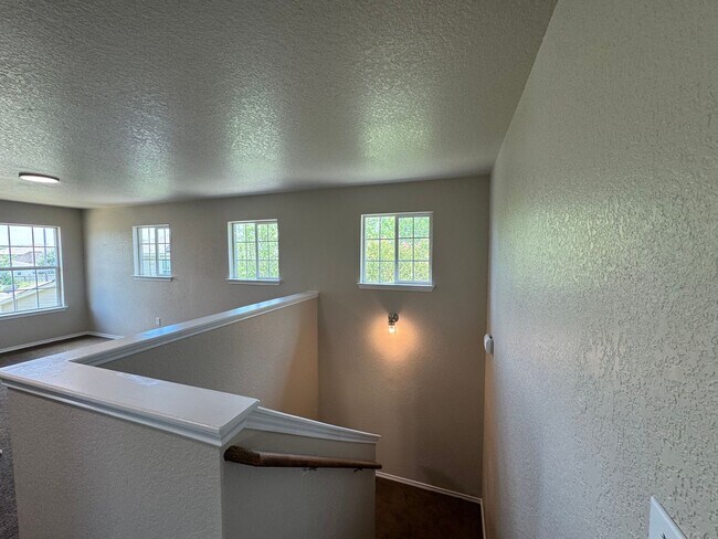 Building Photo - 4-Bedroom Home in Mission Del Lago – Historic South San Antonio
