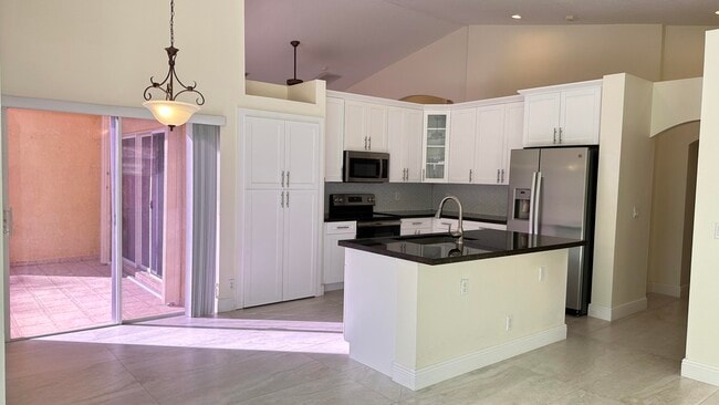 Building Photo - 19010 SW 10th St