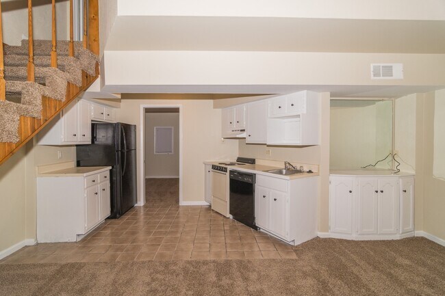 Building Photo - 2519 Forest Home Rd