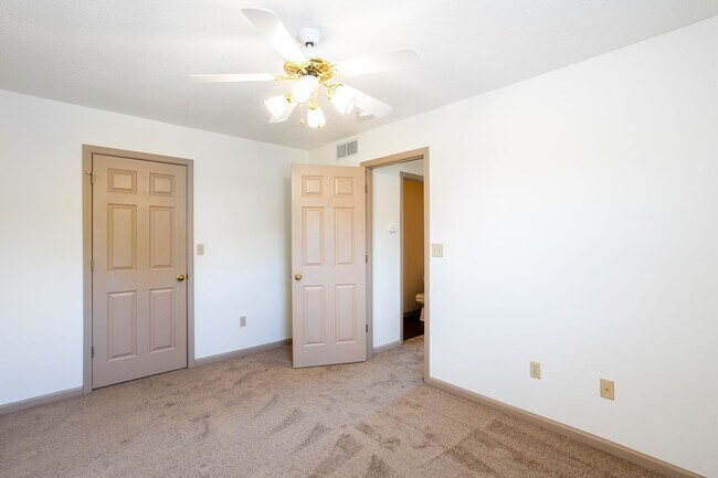 Building Photo - 3256-3258 Wind River Cir.