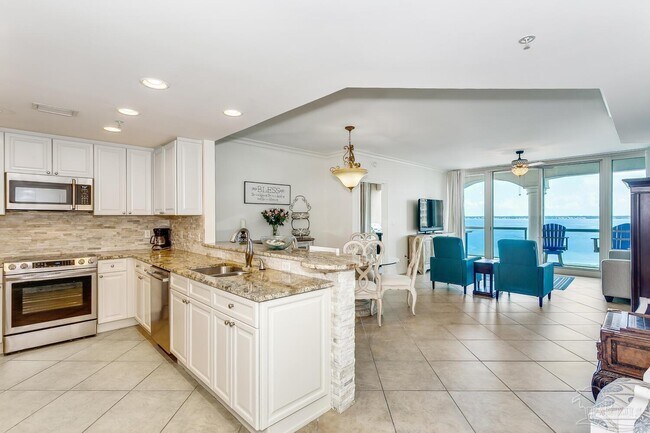 Building Photo - 5 Portofino Dr
