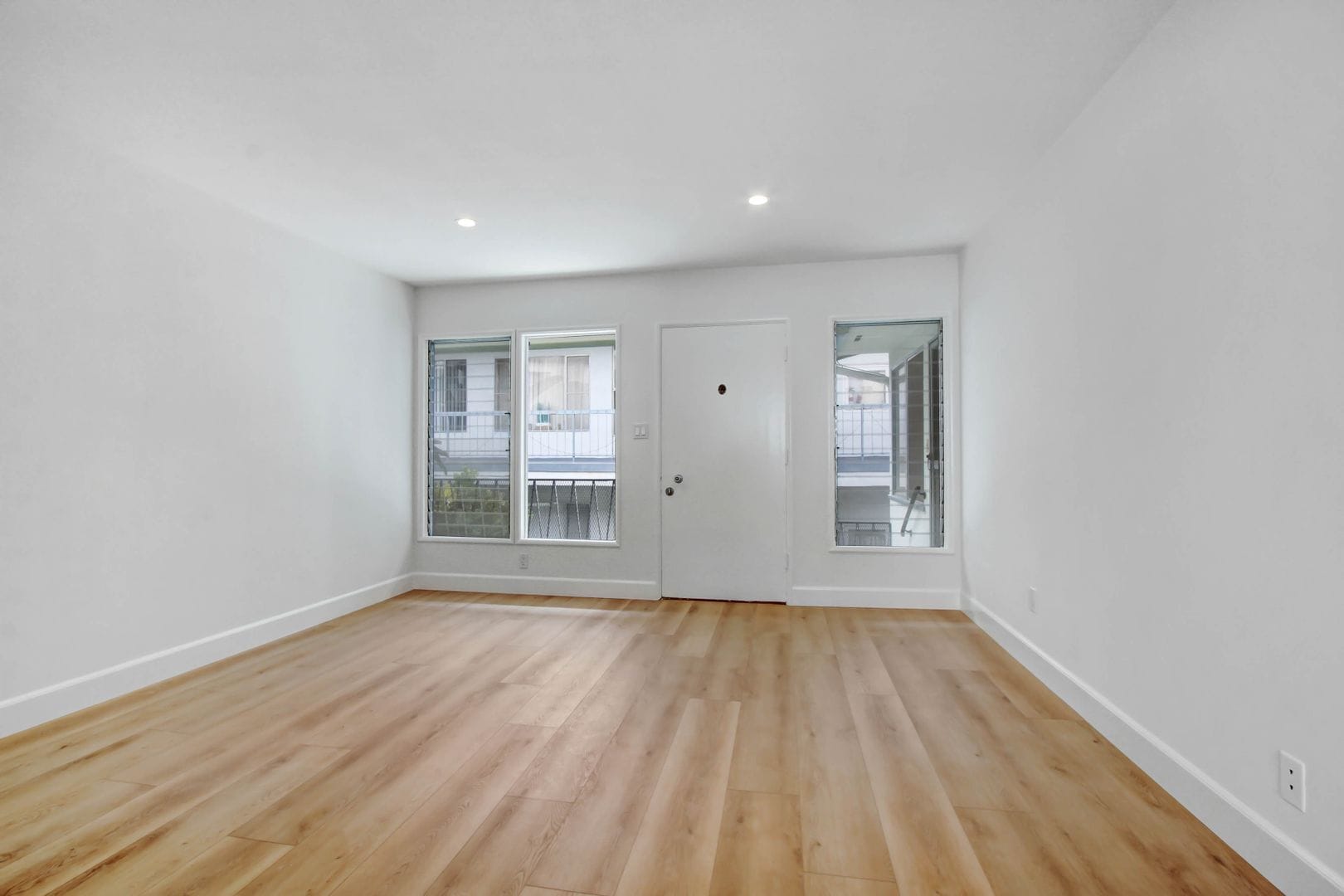 Building Photo - 922 6th St