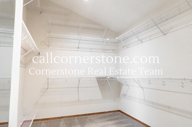 Building Photo - 630 Fernglen Ct