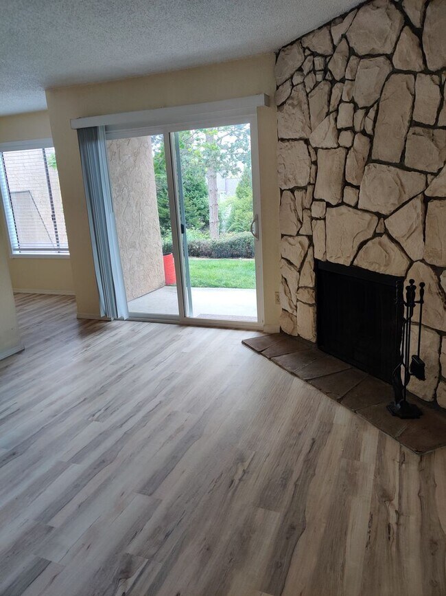 Building Photo - Cozy 1 bedroom in the heart of Kingsgate neighborhood