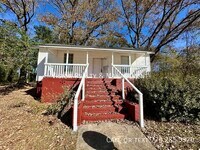 Building Photo - 909 Troup St