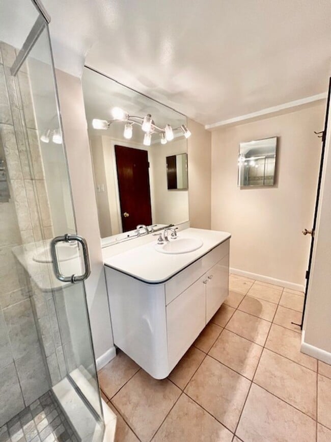 Building Photo - 8308 Whitman Dr