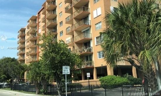 Building Photo - 1465 NE 121st St