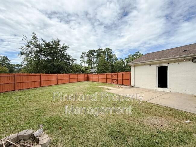 Building Photo - 216 Haverhill Dr