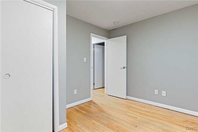 Building Photo - 4 1st St