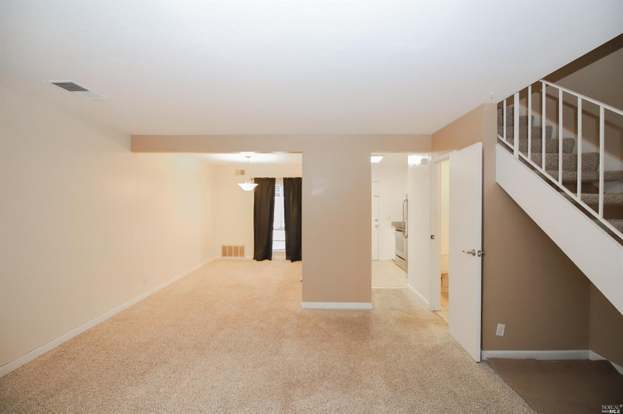 Building Photo - 62 Villa Cir