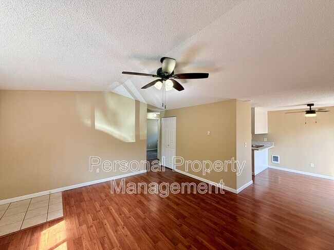 Building Photo - 900 Z St