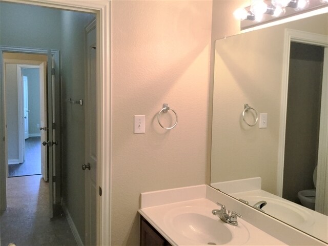 Building Photo - 245 Brookdale Dr