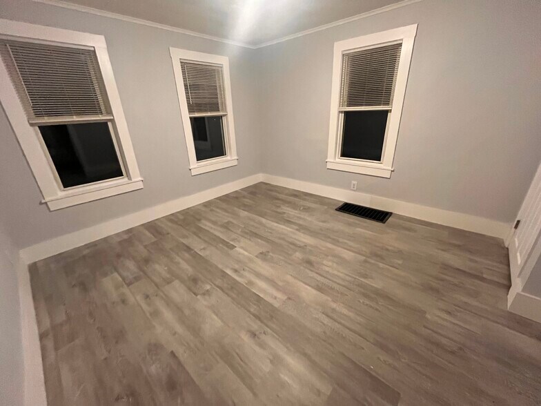 Bedroom - 36 Loker St