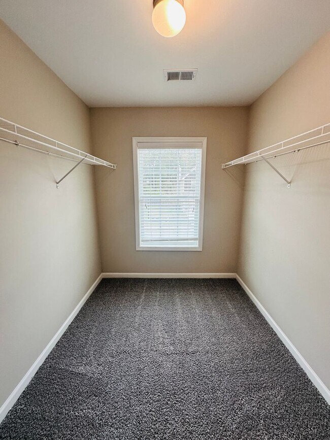 Building Photo - 205 Dog Fennel Ln
