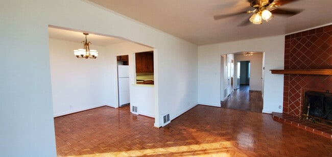 Building Photo - Beautifully Renovated Vintage  2 bedroom 2 bath single-family Home, with Bonus rooms  and Great V...