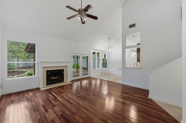 Building Photo - 9312 Roxanna Dr