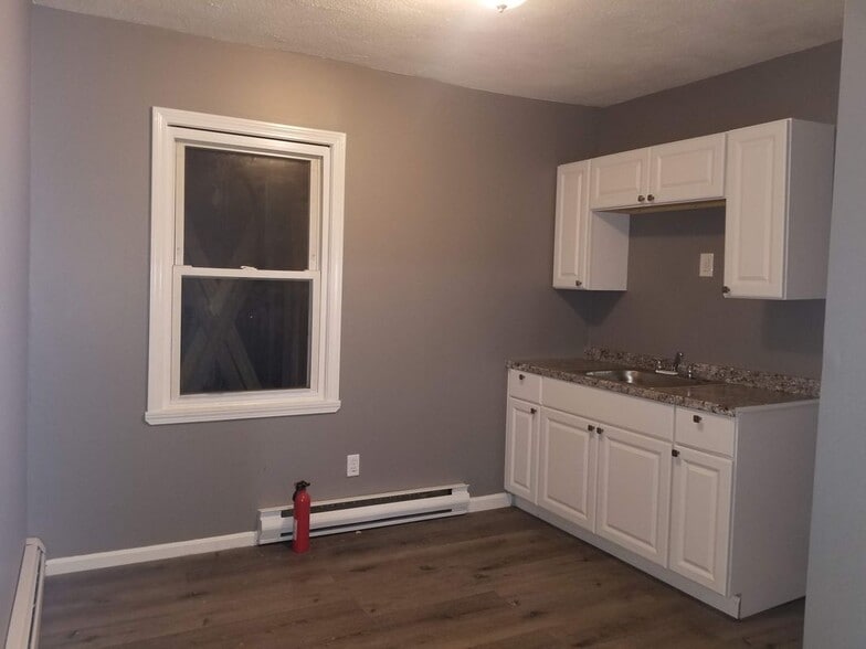 Building Photo - 897 Branch Ave