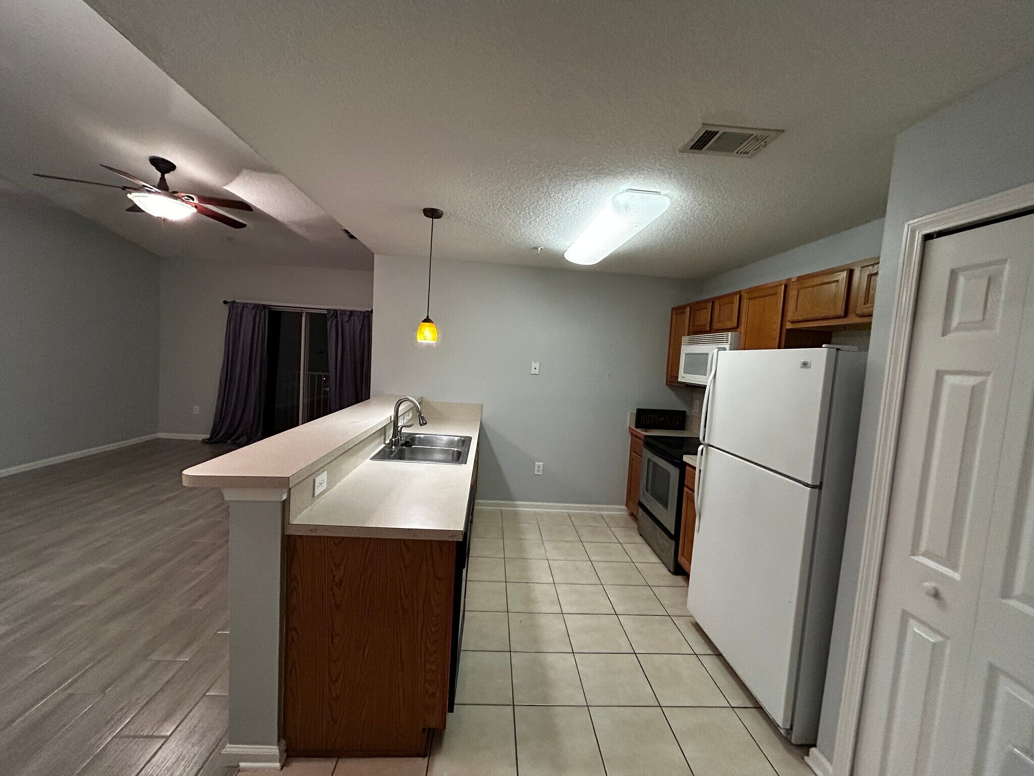 Building Photo - 9690 Amarante Cir