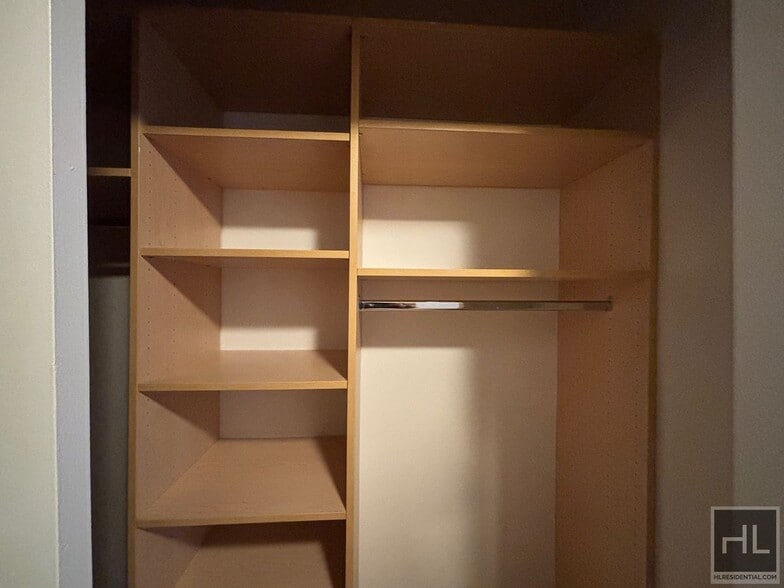 Building Photo - Fourth Avenue