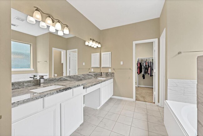 Building Photo - 31406 Capella Cir