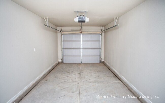 Building Photo - 2114 N. Ave. L-B