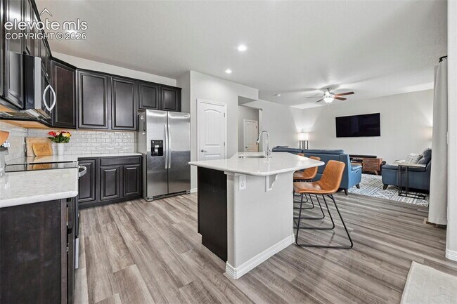 Building Photo - Beautiful 5 Bed + Office Home with 3-Car Garage in Desirable Lorson Ranch!