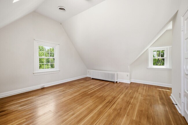 Building Photo - 1500 44th St NW
