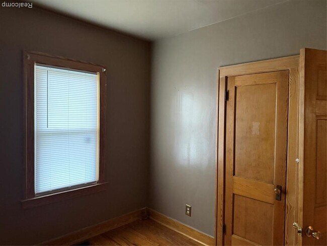 Building Photo - 15791 Cherrylawn St