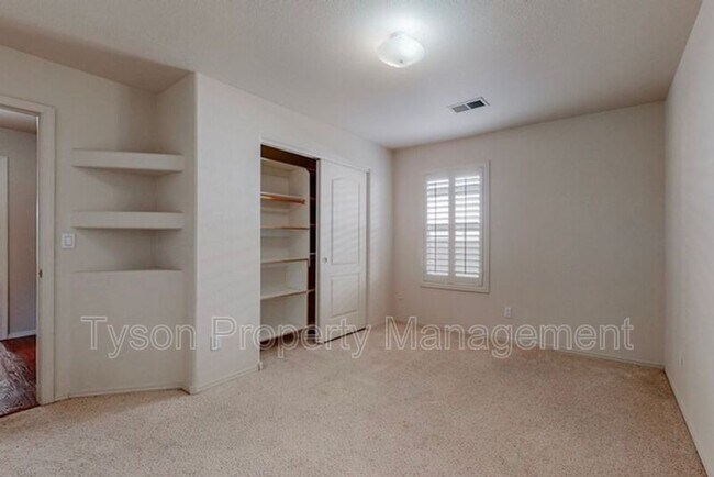 Building Photo - 10420 Calle Hermosa Ct NW
