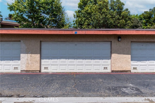 Building Photo - 1048 S Idaho St