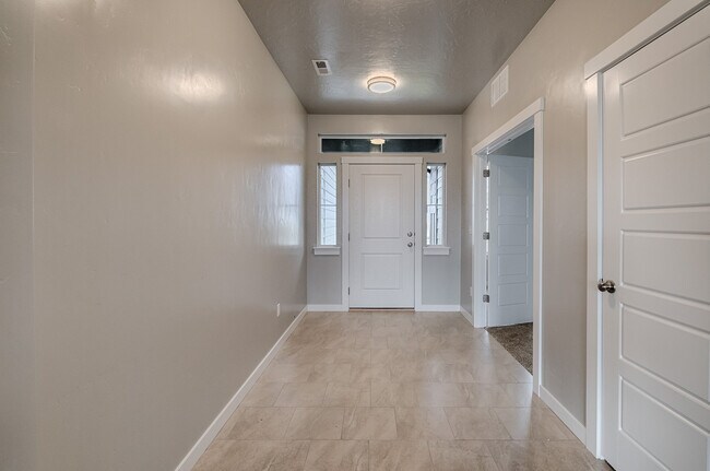 Building Photo - 4592 S Merrivale Pl