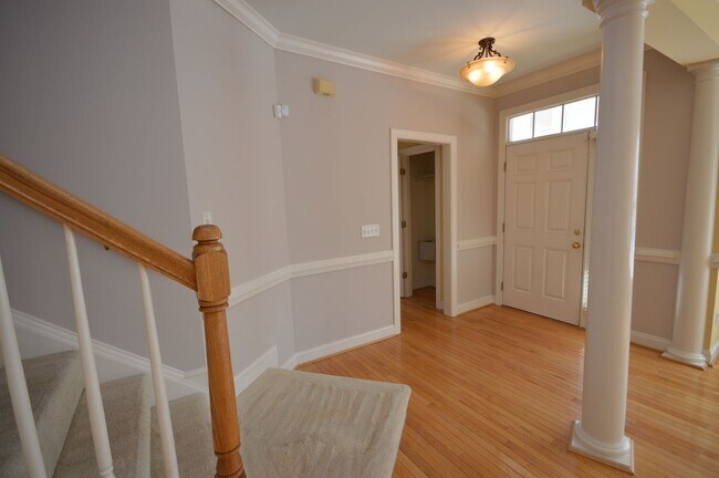 Building Photo - 114 Prestonian Pl
