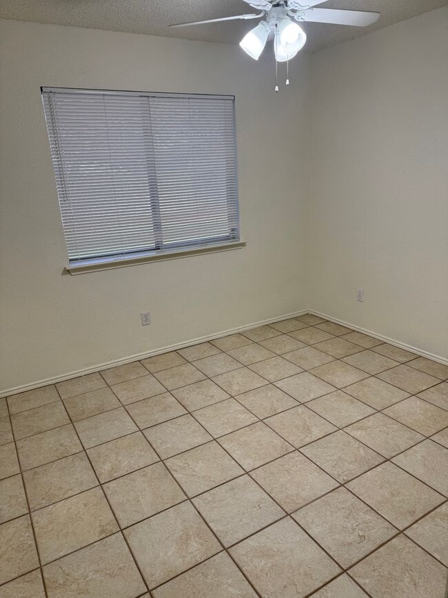 Building Photo - Cute Single Story 3 Bedroom in Keller ISD