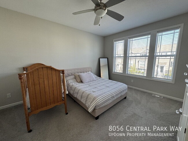 Building Photo - 8056 Central Park Way