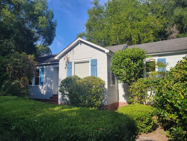Building Photo - 794 Ribaut Rd