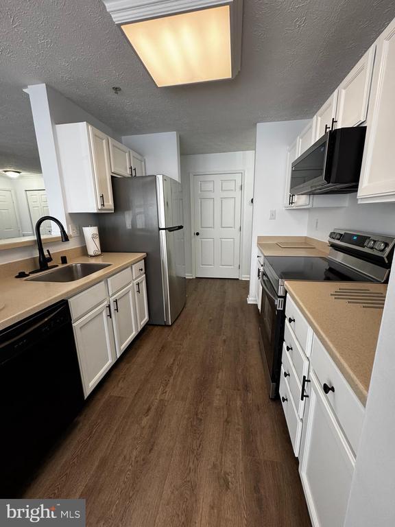 Building Photo - 6413 Weatherby Ct