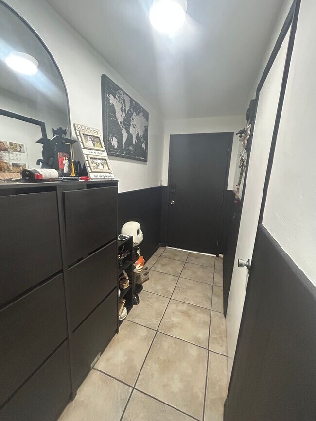 Building Photo - 2 Bed / 2 Bath Unit with Yard & Parking – El Cajon