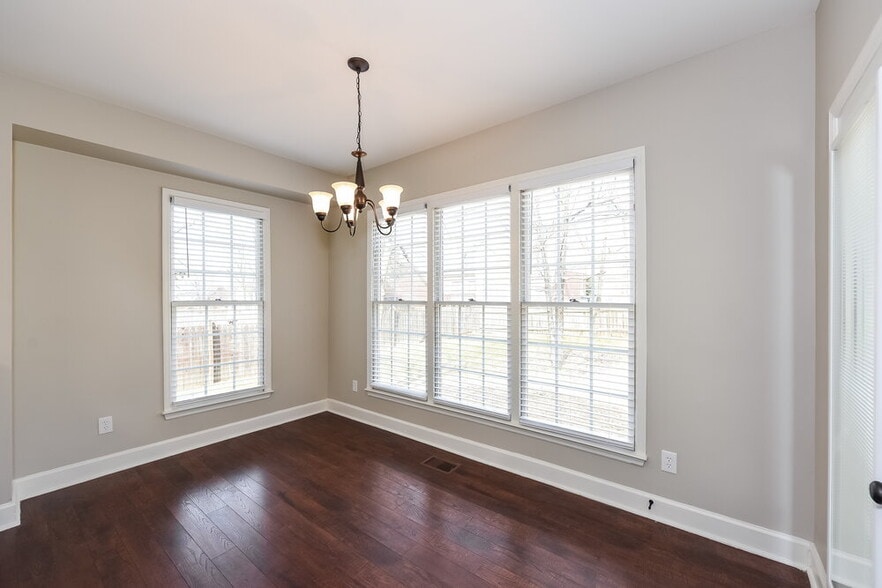 Building Photo - 4340 Cambridge Dr