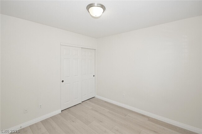Building Photo - 4218 S Sugar Dr