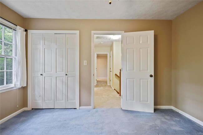 Building Photo - 3658 Chestnut Ridge Ct