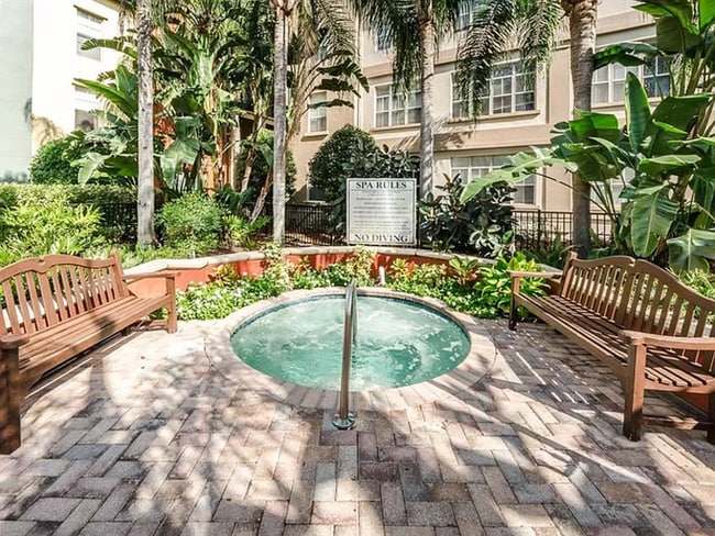 Building Photo - 2331 W Horatio St