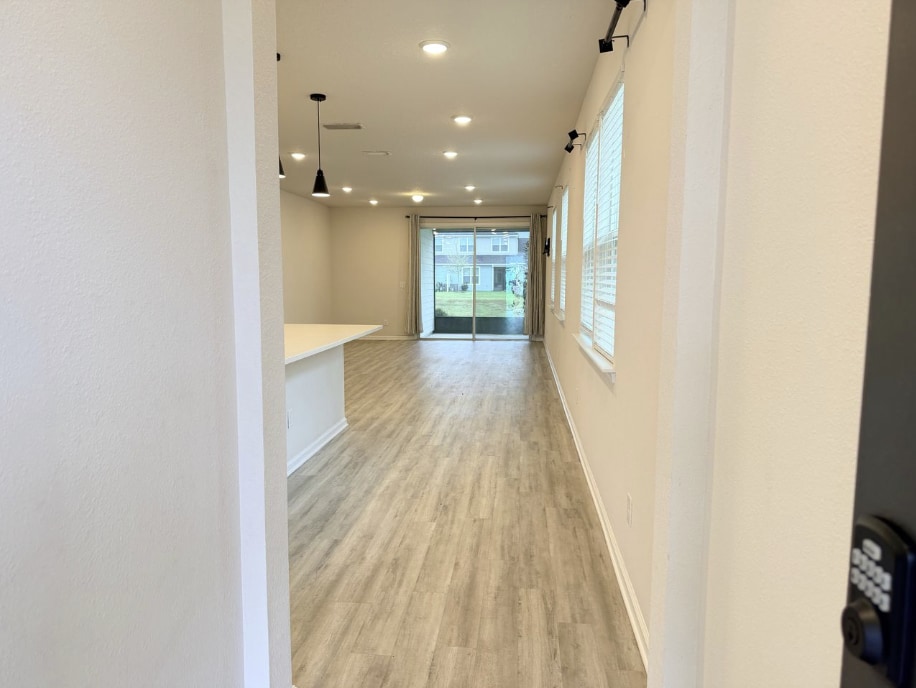 Building Photo - 162 Cedar Elm Way