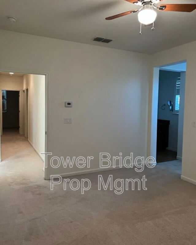 Building Photo - 3057 Village Park Dr