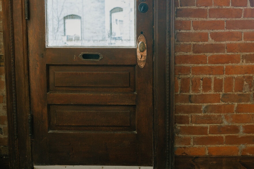 Building Photo - 503 Church St